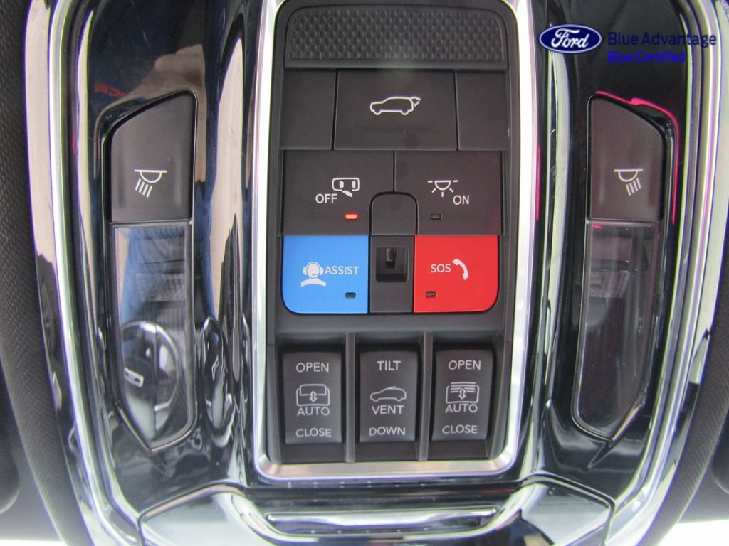 Used 2022 Jeep Grand Cherokee L Overland w/ Off Road Group AWD/4WD image 38