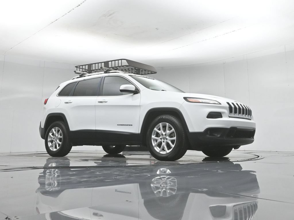 Used 2017 Jeep Cherokee Latitude FWD image 4