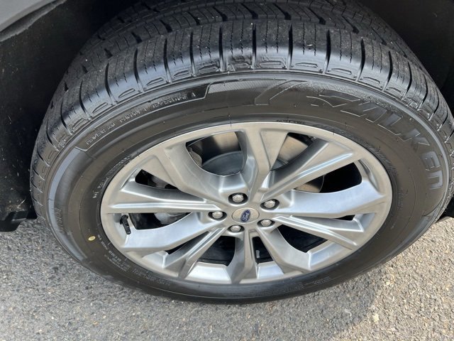 Certified 2022 Ford Explorer XLT w/ Equipment Group 202A image 11