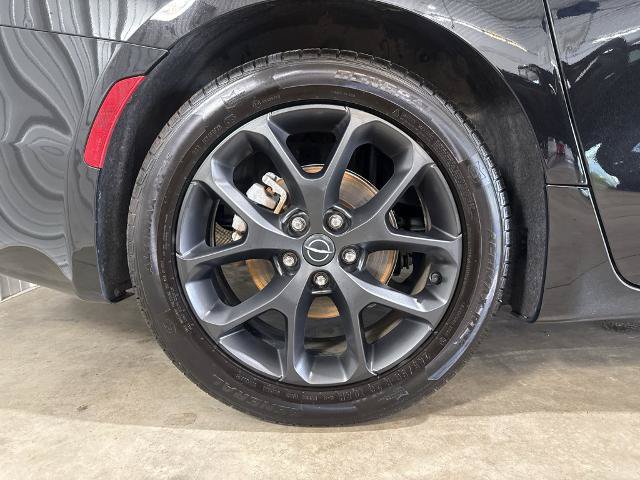Used 2025 Chrysler Pacifica Limited FWD image 30