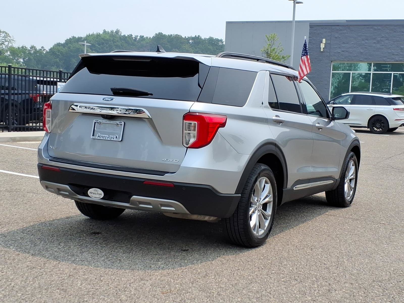 Certified 2023 Ford Explorer XLT w/ Equipment Group 202A AWD/4WD image 7