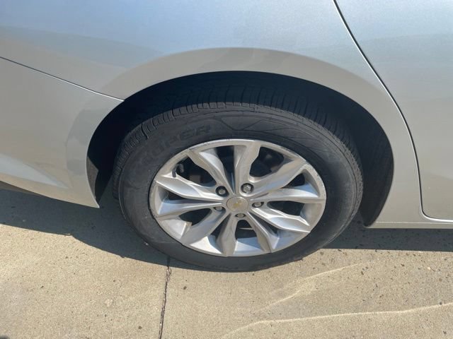 Used 2020 Chevrolet Malibu LT w/ Fleet LT Safety Plus Package FWD image 4