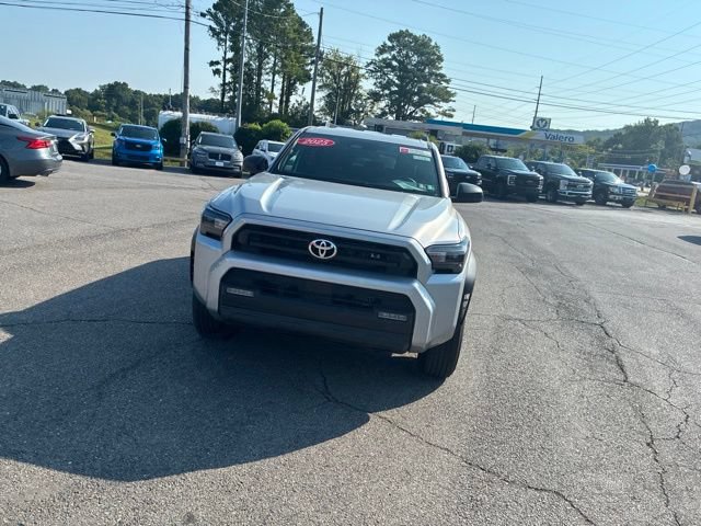 Used 2025 Toyota 4Runner SR5 AWD/4WD image 7