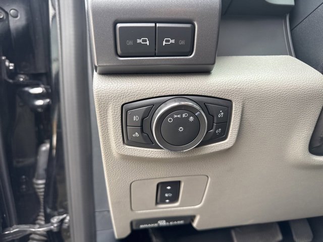 Certified 2022 Ford F350 XLT w/ XLT Premium Package image 25