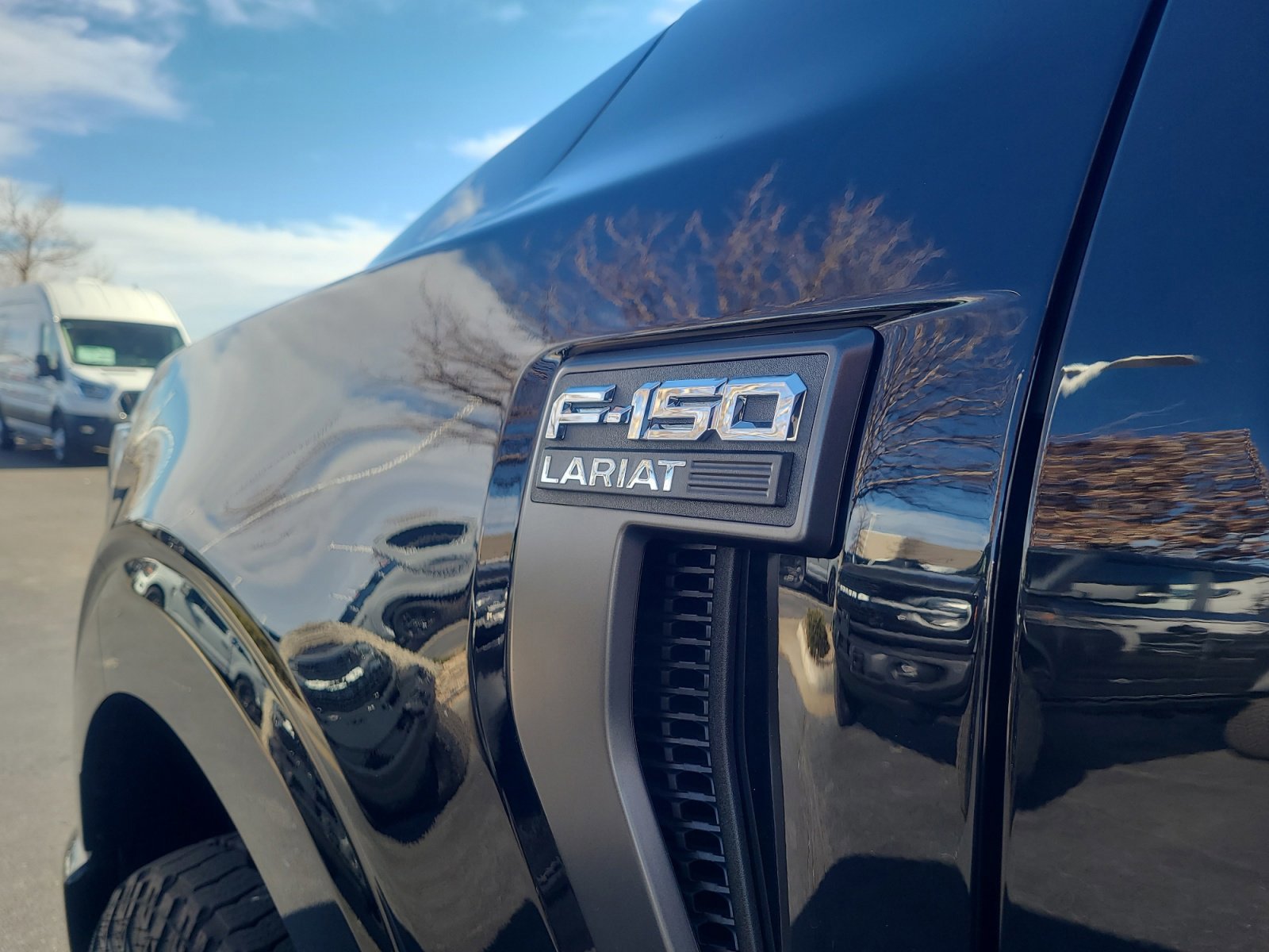 Certified 2022 Ford F150 Lariat w/ Equipment Group 502A High image 24