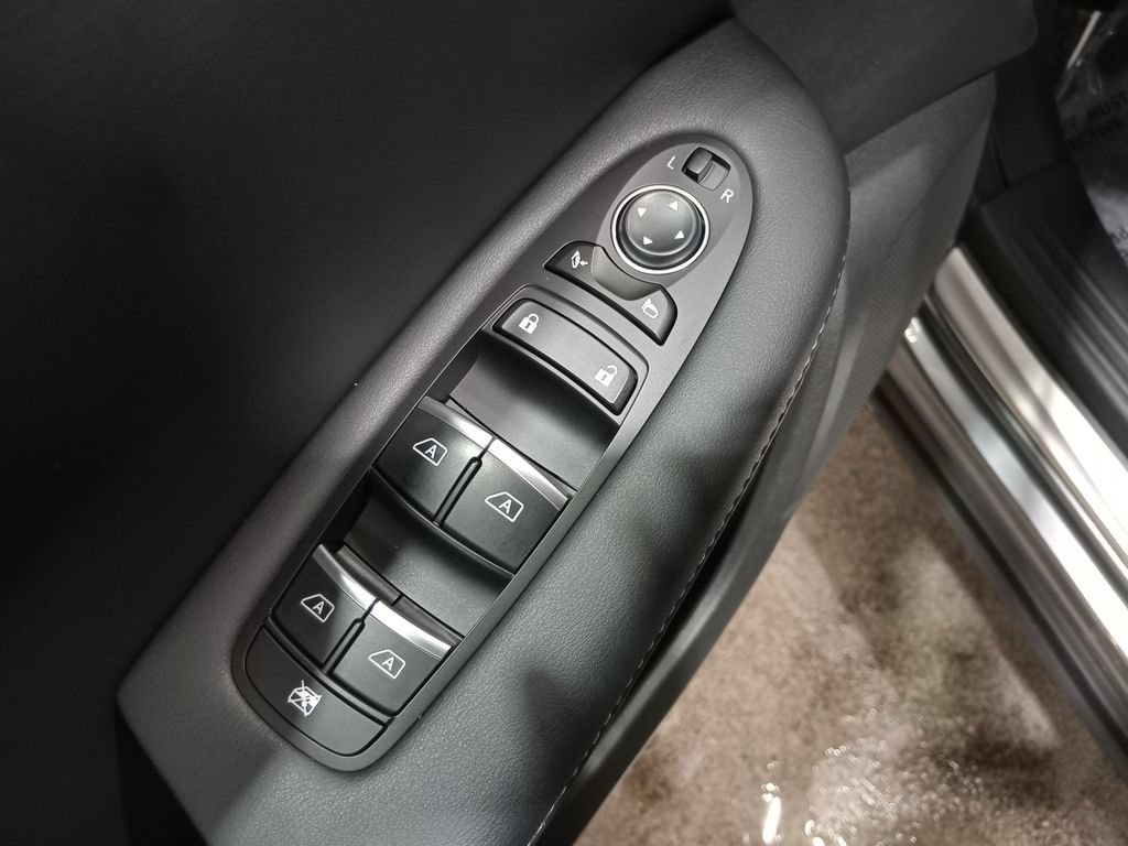 Used 2025 INFINITI QX50 Sport AWD/4WD image 18
