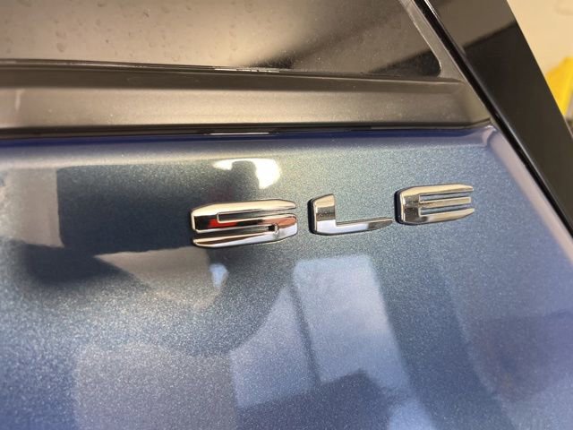 Used 2024 GMC Terrain SLE AWD/4WD image 14