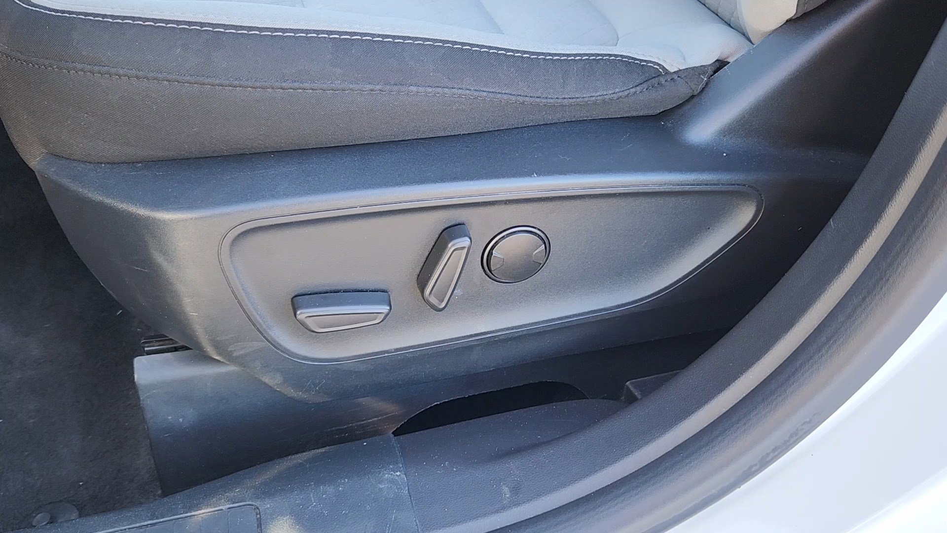 Certified 2024 Ford Escape Active image 9