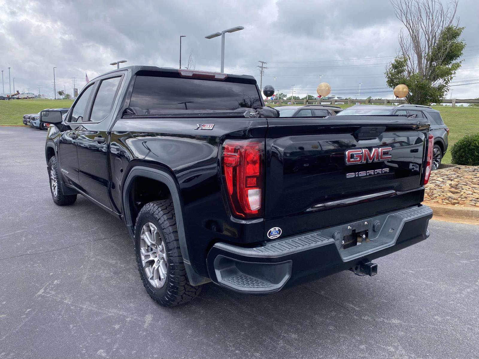 Used 2019 GMC Sierra 1500 4x4 Crew Cab w/ Convenience Package image 5
