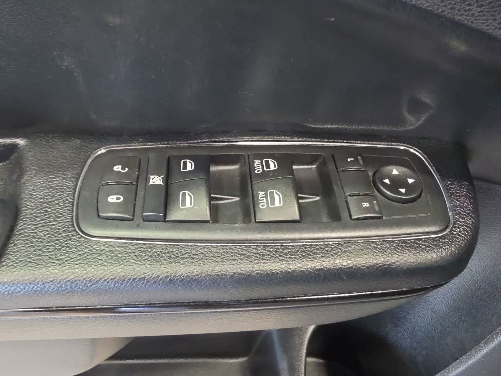 Used 2021 Chrysler 300 S RWD image 18