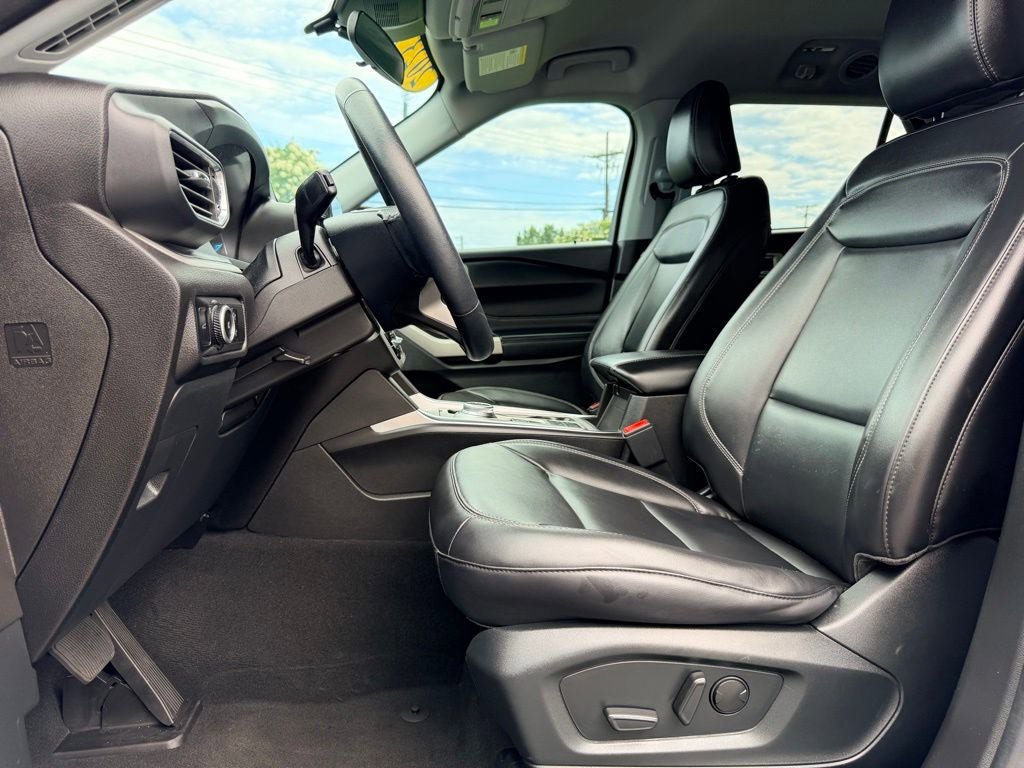 Certified 2023 Ford Explorer XLT w/ Equipment Group 202A RWD image 22
