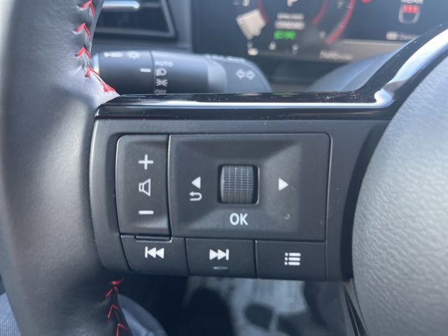 Used 2025 Nissan Kicks SR image 28