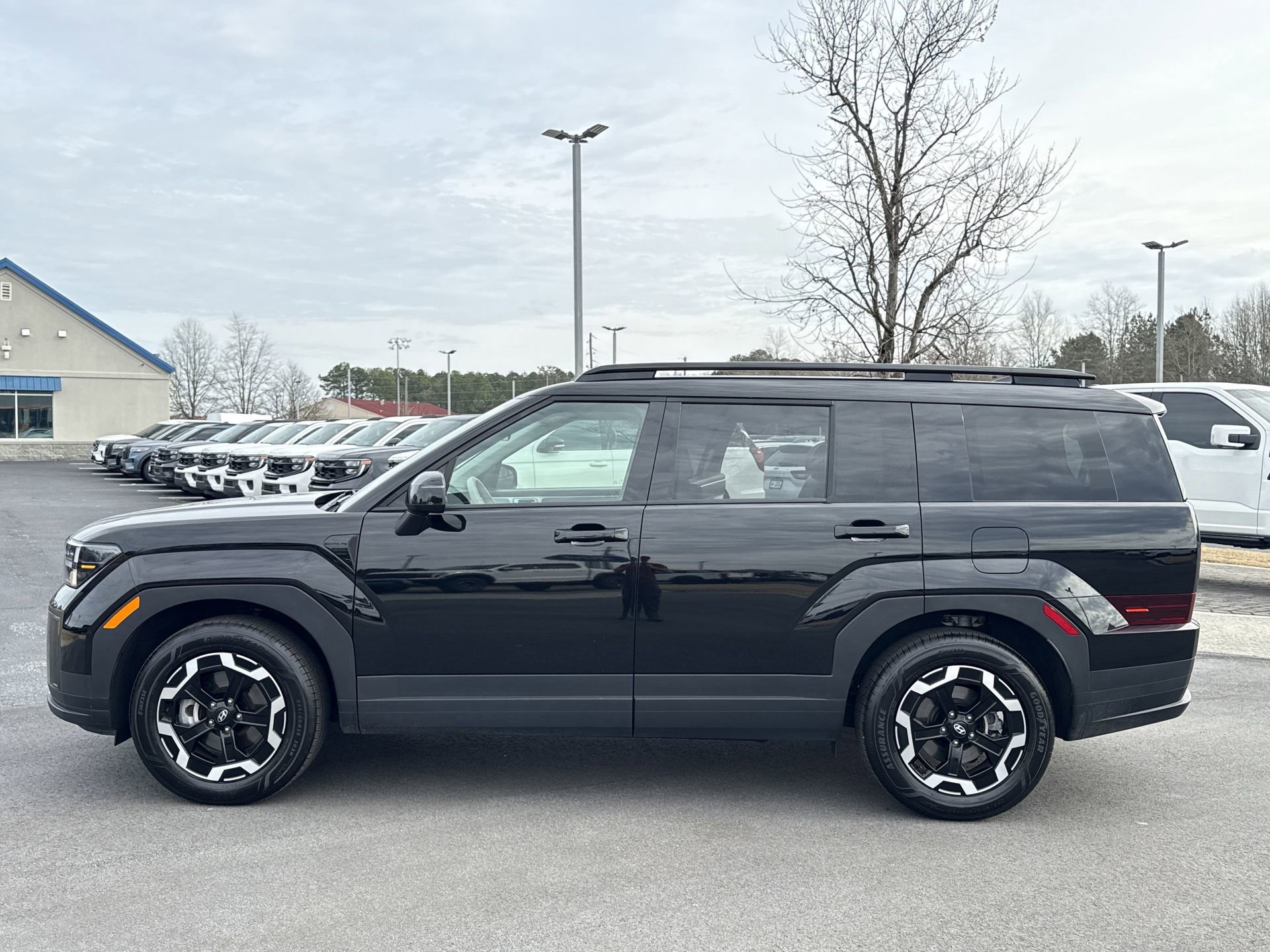 Used 2025 Hyundai Santa Fe SEL image 6