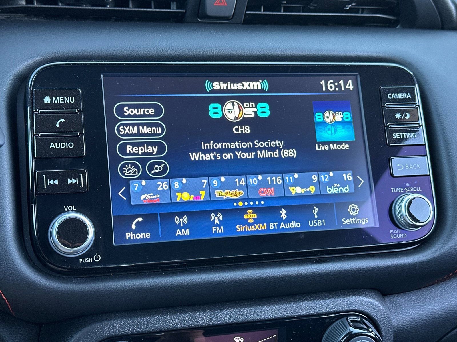 Used 2024 Nissan Kicks SR image 17