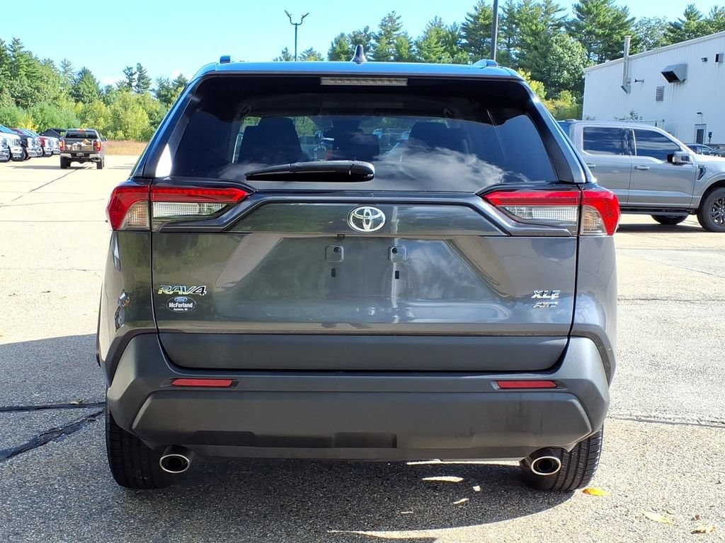 Used 2023 Toyota RAV4 XLE AWD/4WD image 5