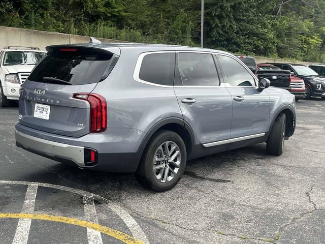 Used 2023 Kia Telluride LX AWD/4WD image 3