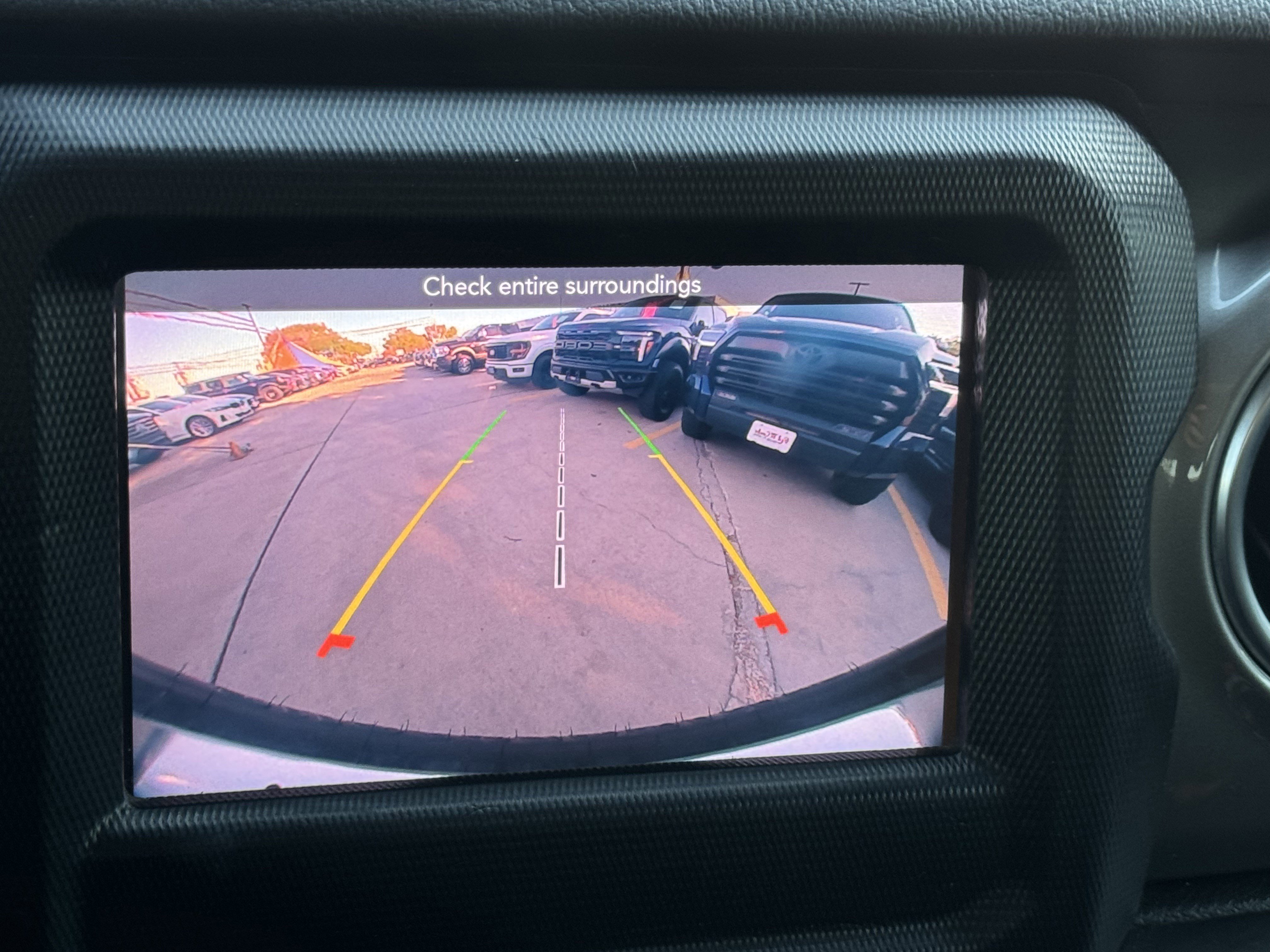 Used 2020 Jeep Wrangler Unlimited Sahara image 25