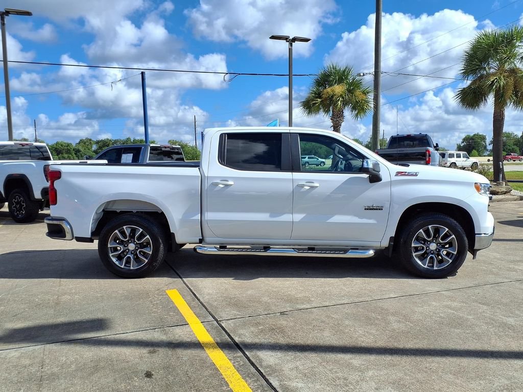 Used 2024 Chevrolet Silverado 1500 LT w/ Z71 Off-Road Package AWD/4WD image 8