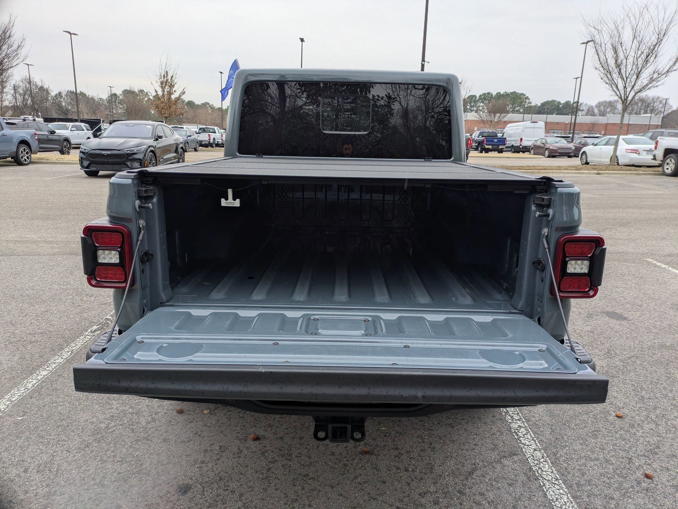 Used 2024 Jeep Gladiator Rubicon image 35