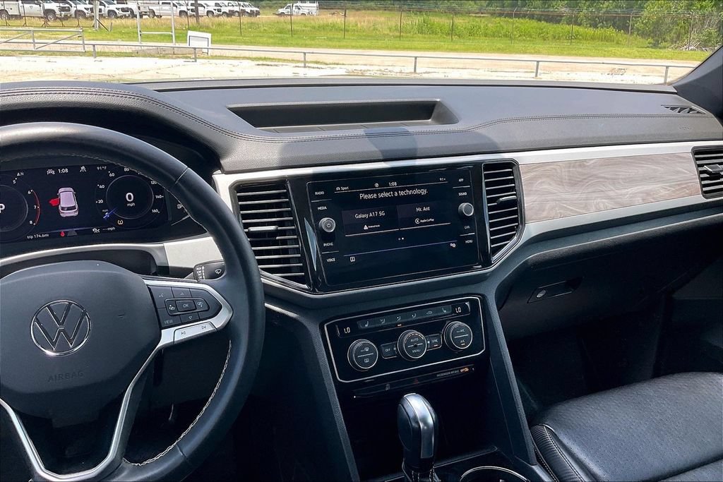 Used 2022 Volkswagen Atlas Cross Sport SE AWD/4WD image 9