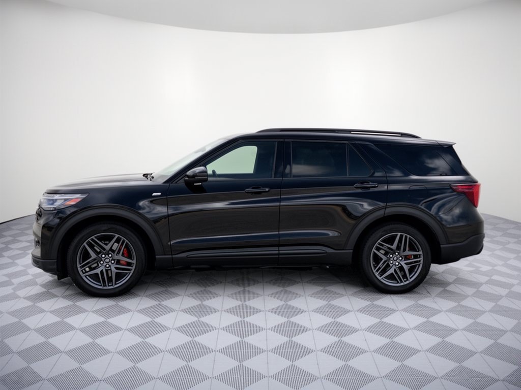 Certified 2025 Ford Explorer ST-Line w/ Premium Package RWD image 2