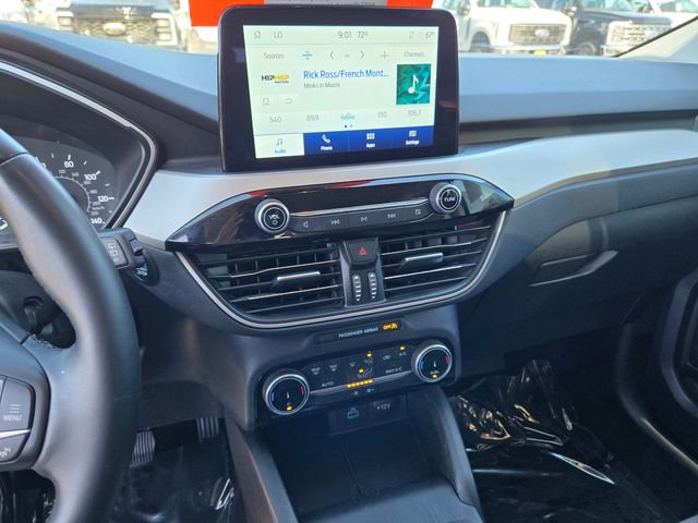 Certified 2022 Ford Escape SE w/ SE Sport Appearance Package FWD image 16