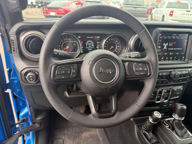 Used 2023 Jeep Gladiator Sport AWD/4WD image 35