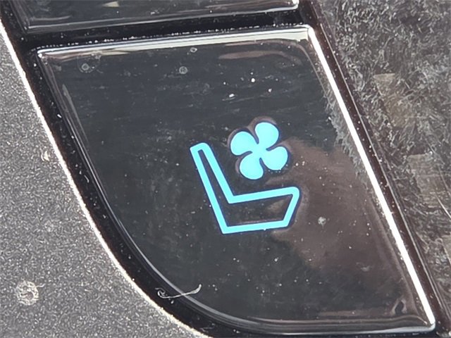 Certified 2020 Ford Explorer Limited w/ Class III Trailer Tow Package image 13