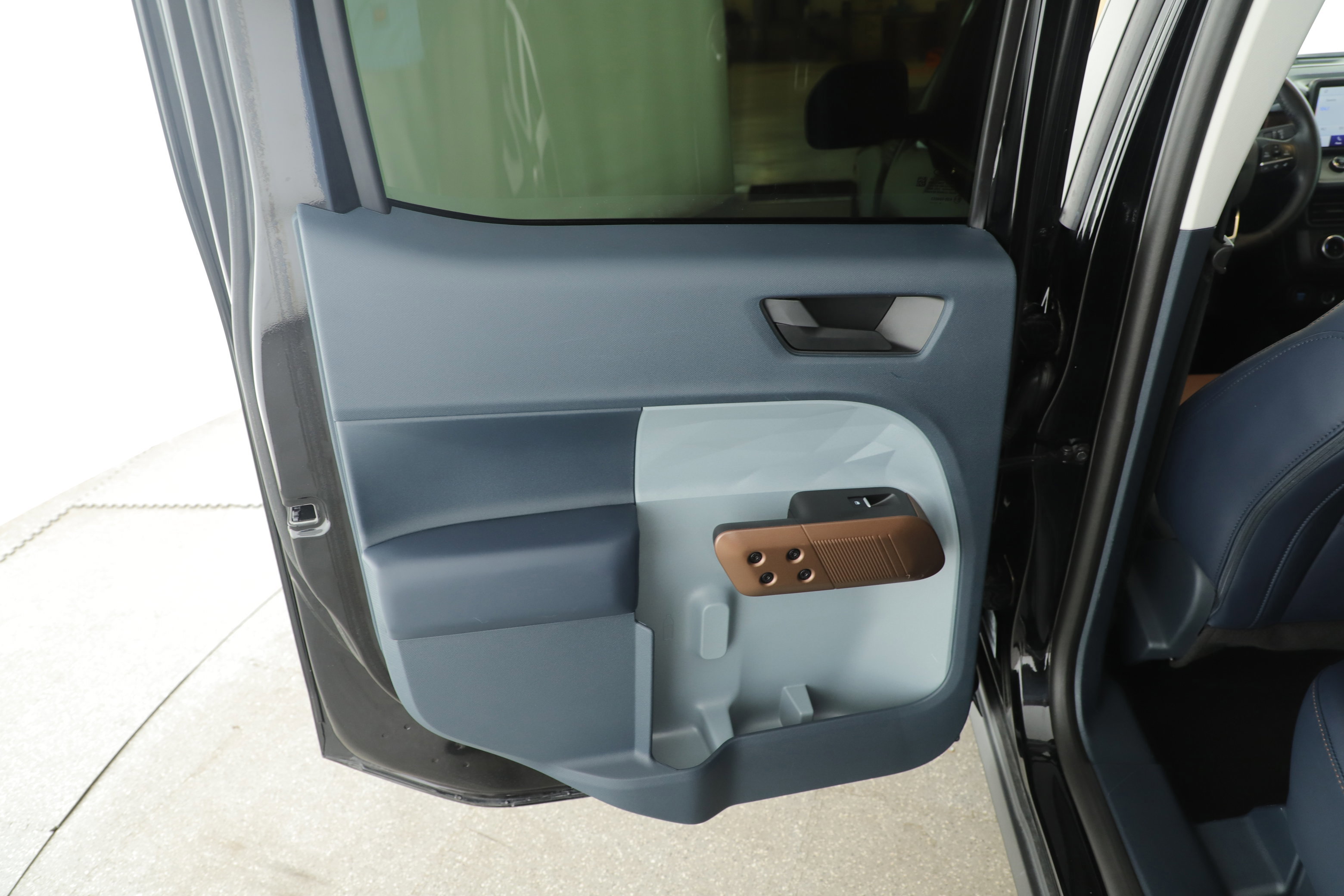 Certified 2024 Ford Maverick Lariat image 8