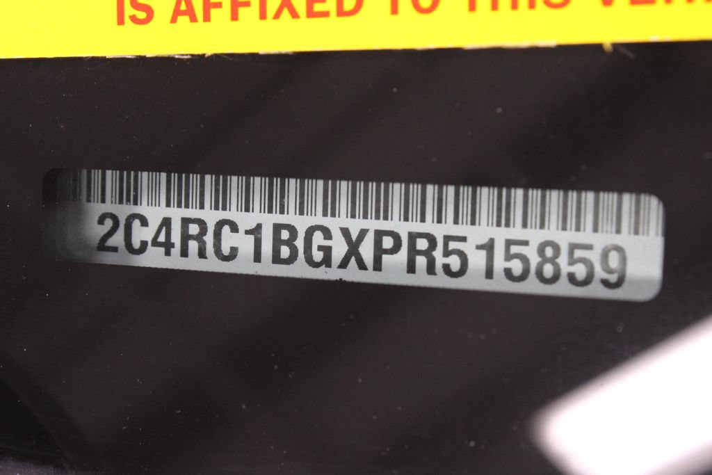 Used 2023 Chrysler Pacifica Touring-L FWD image 36
