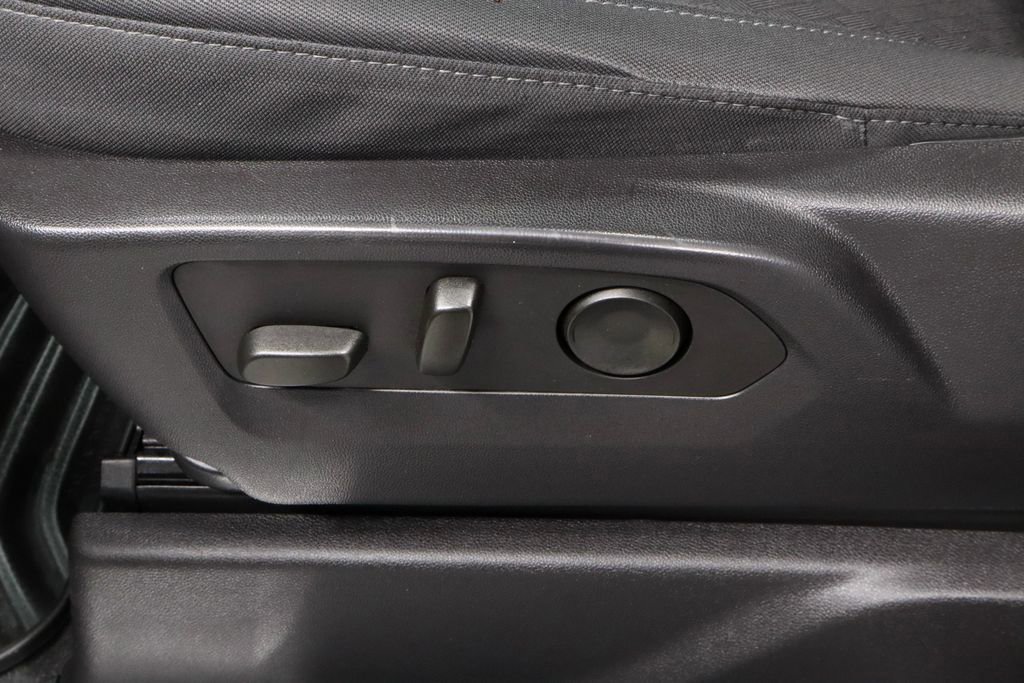 Used 2024 Chevrolet Silverado 1500 LT image 25