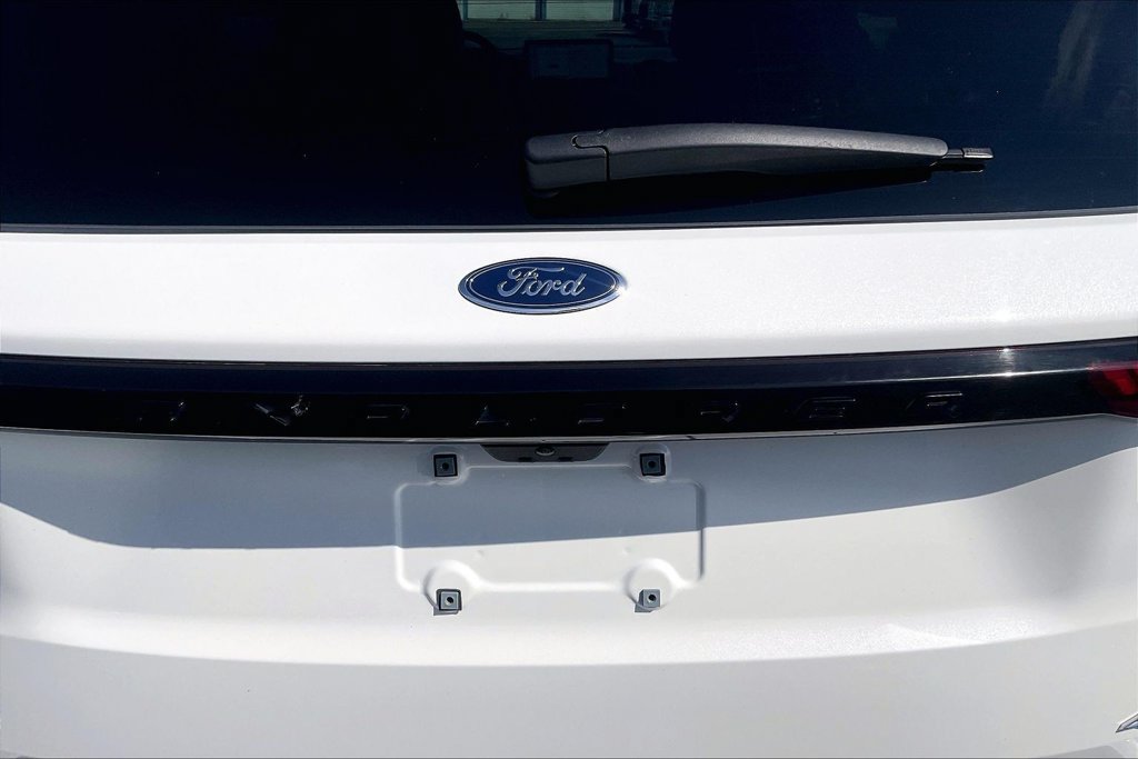 Certified 2025 Ford Explorer ST-Line w/ Premium Package AWD/4WD image 32