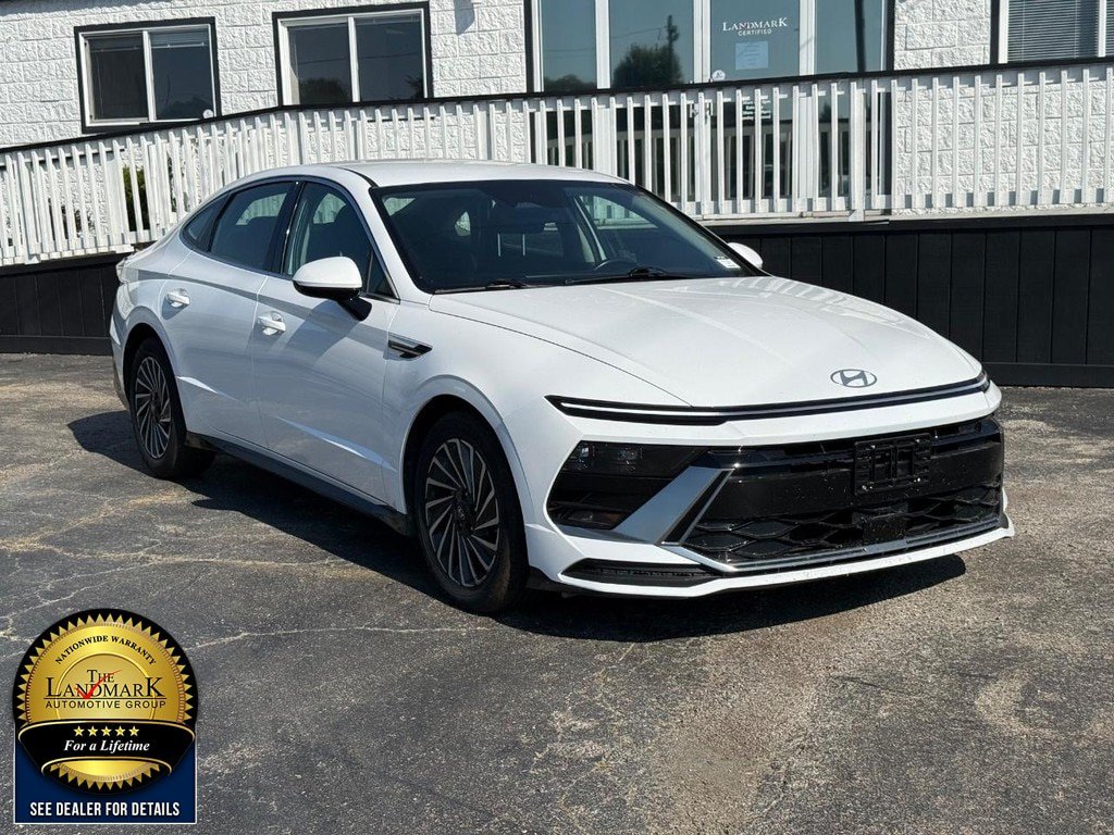 Used 2025 Hyundai Sonata SEL FWD image 3