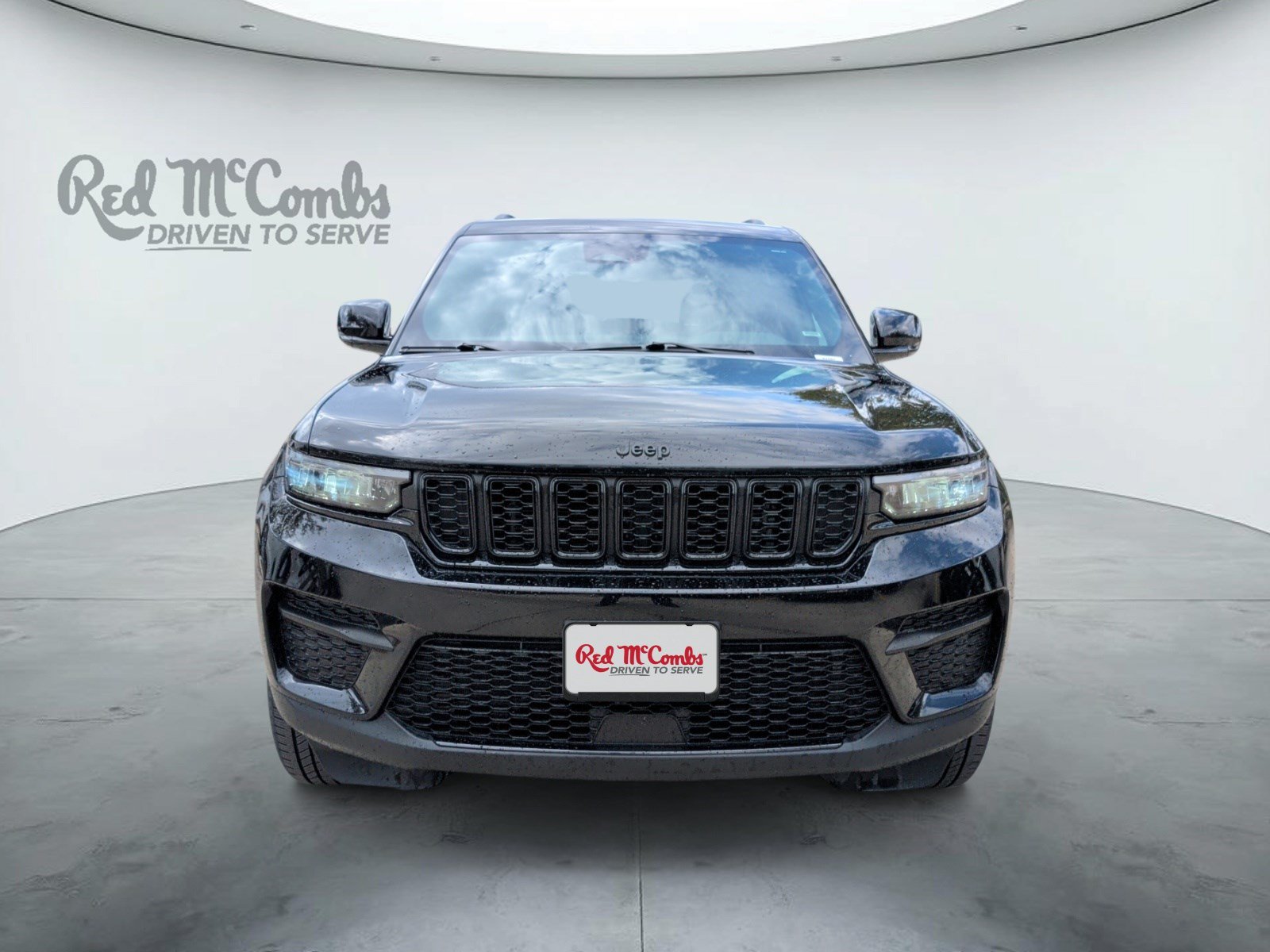 Used 2025 Jeep Grand Cherokee Altitude AWD/4WD image 2