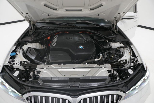 Used 2023 BMW 330i Sedan w/ M Sport Package RWD image 28