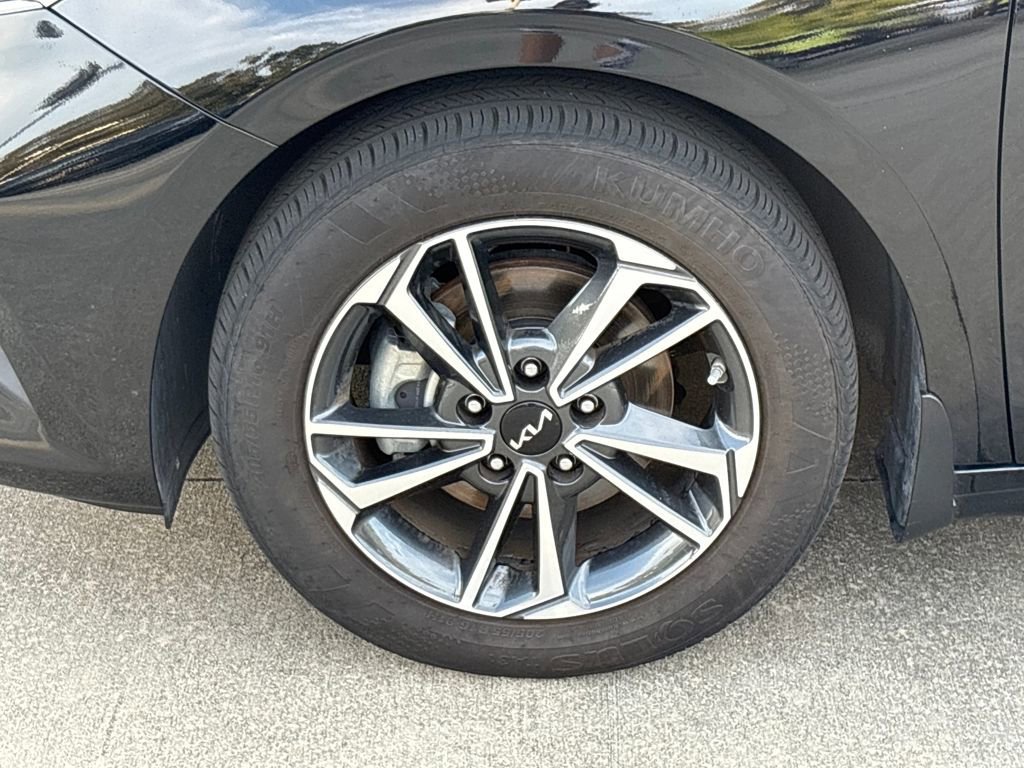 Used 2024 Kia Forte LXS image 13
