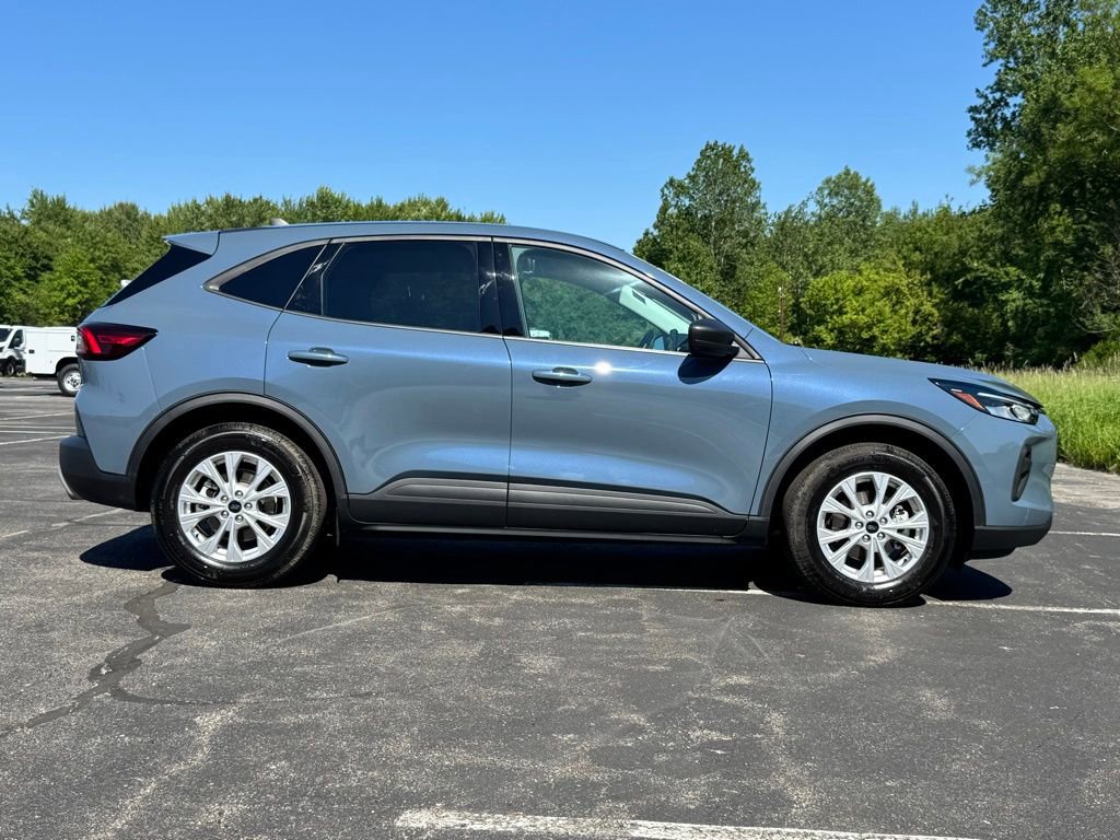Certified 2025 Ford Escape Active w/ Cold Weather Package FWD image 7