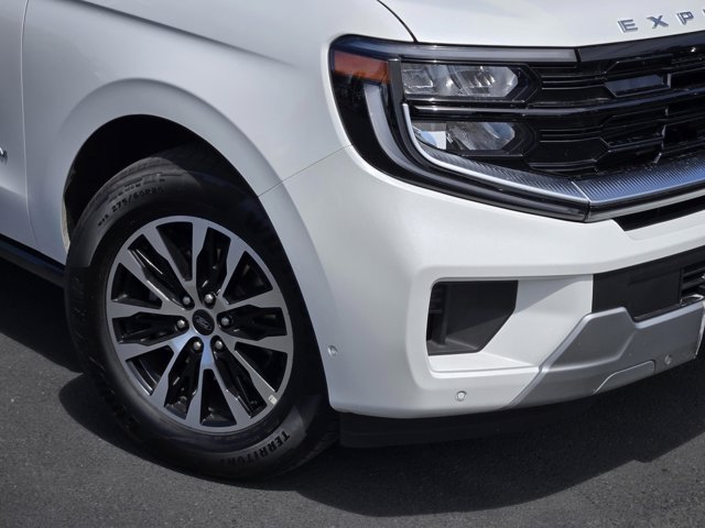 Certified 2025 Ford Expedition Platinum AWD/4WD image 9