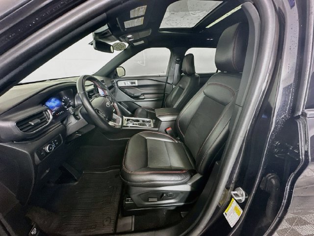 Certified 2024 Ford Explorer ST-Line w/ Class IV Trailer Tow Package AWD/4WD image 29