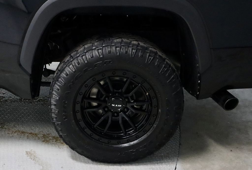 Used 2022 Toyota Tundra SR5 w/ SR5 Premium Package image 19