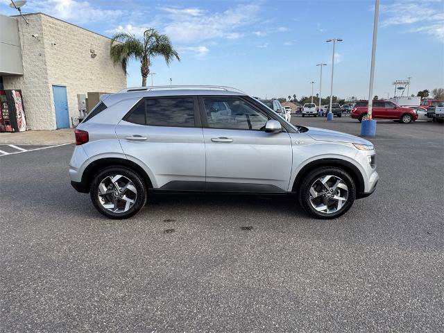 Used 2022 Hyundai Venue SEL w/ Cargo Package image 6