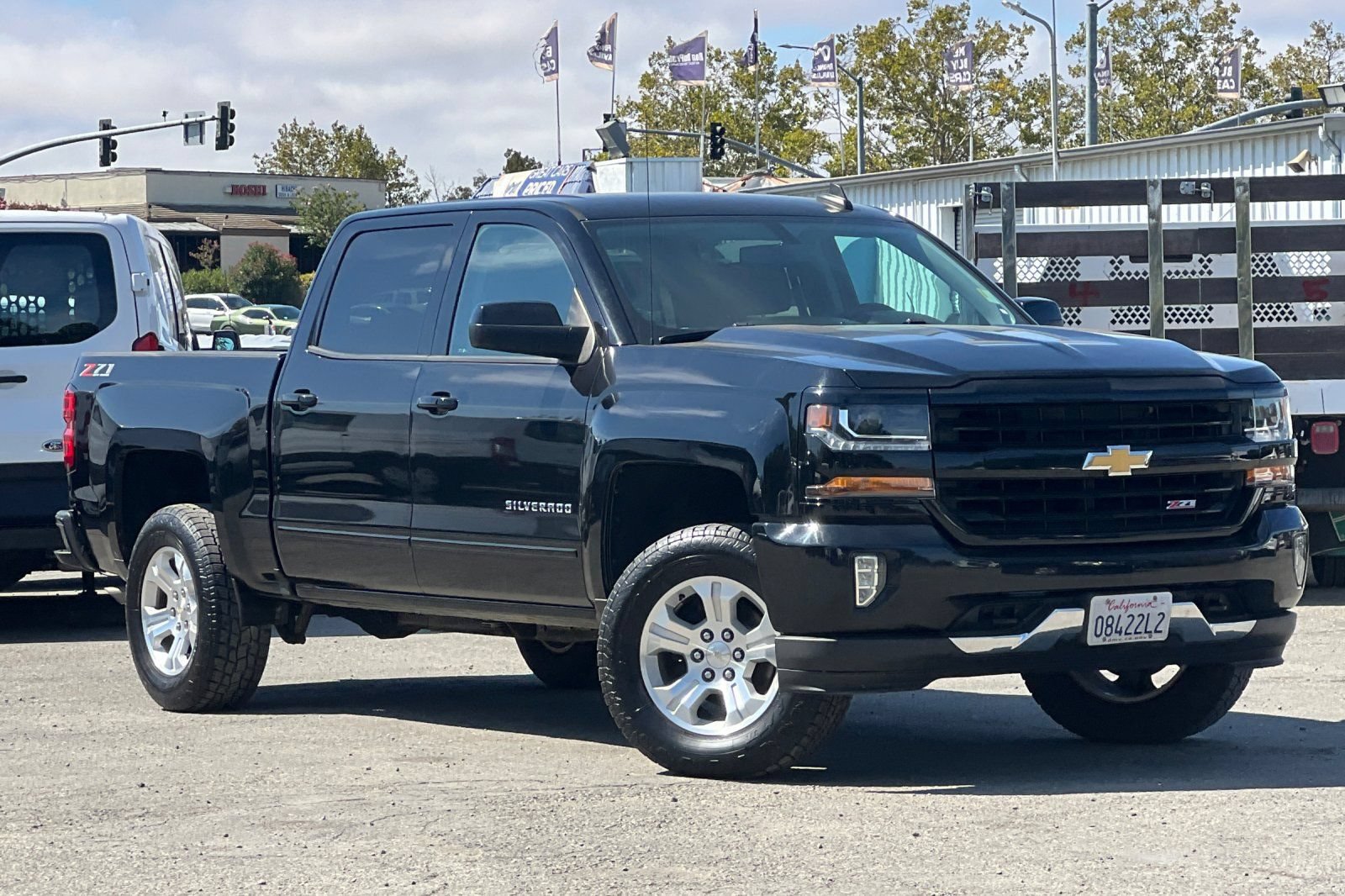 Used 2018 Chevrolet Silverado 1500 LT w/ All Star Edition AWD/4WD image 2