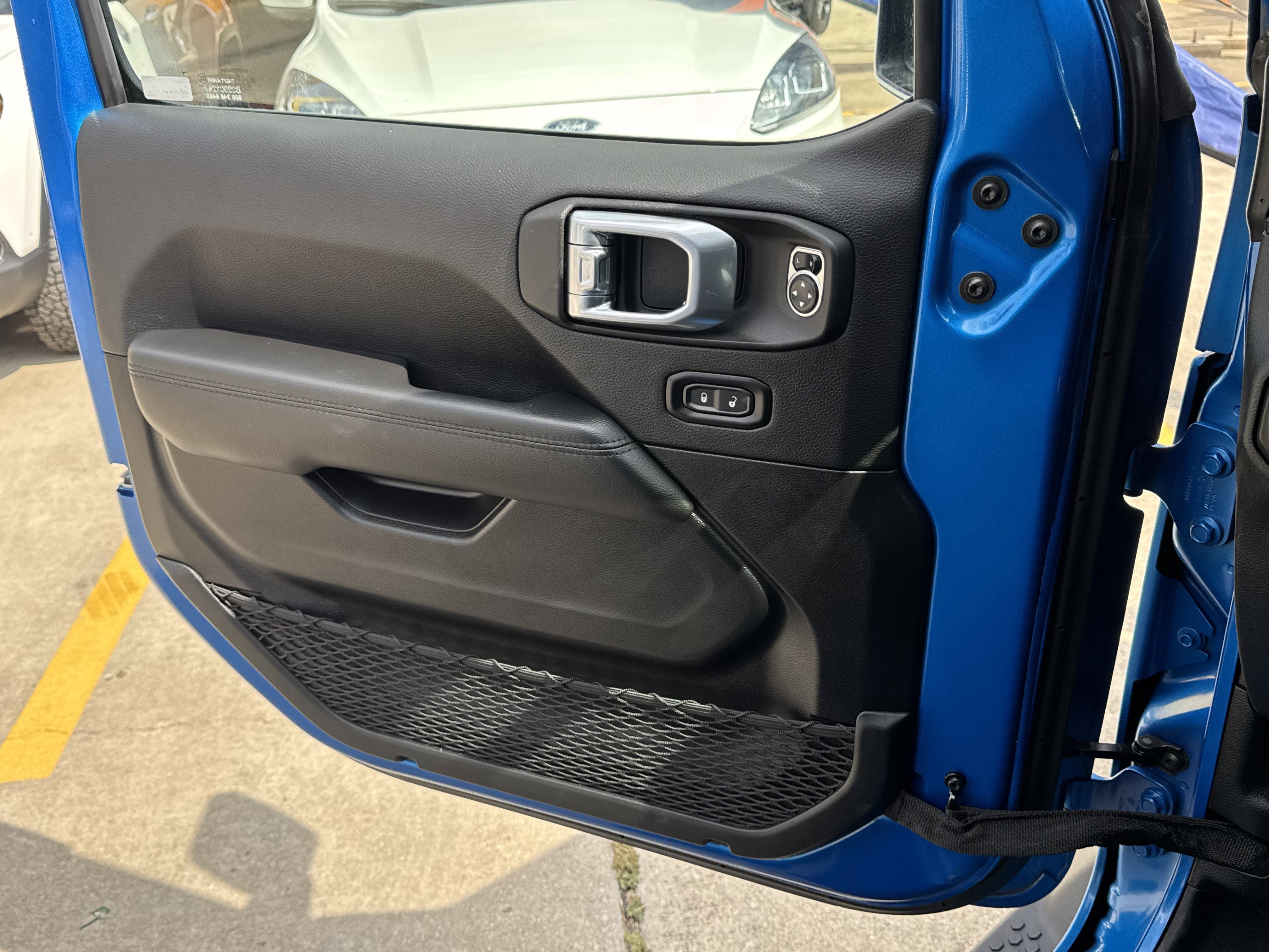 Used 2021 Jeep Wrangler Unlimited Sahara image 24