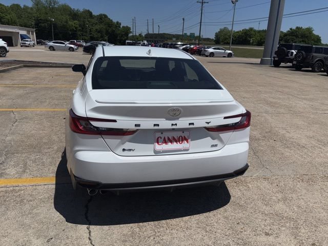 Used 2025 Toyota Camry SE FWD image 8