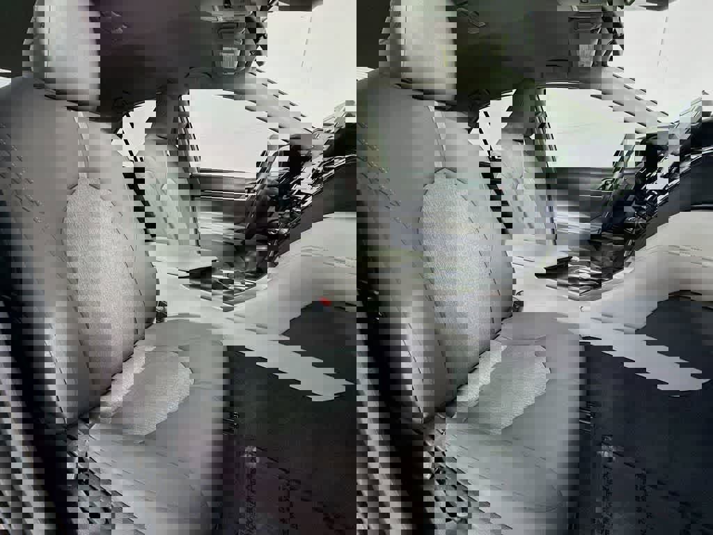 Used 2022 Toyota Camry LE image 14