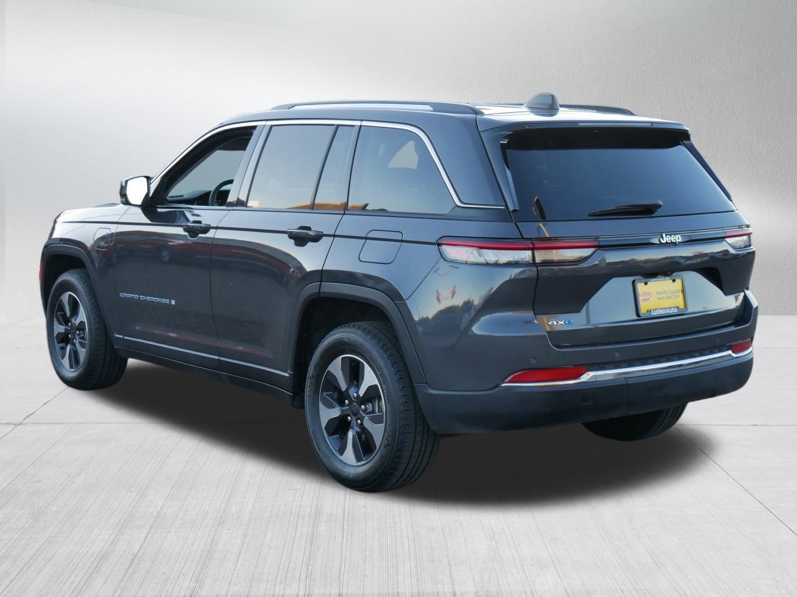 Used 2024 Jeep Grand Cherokee Limited 4xe image 3