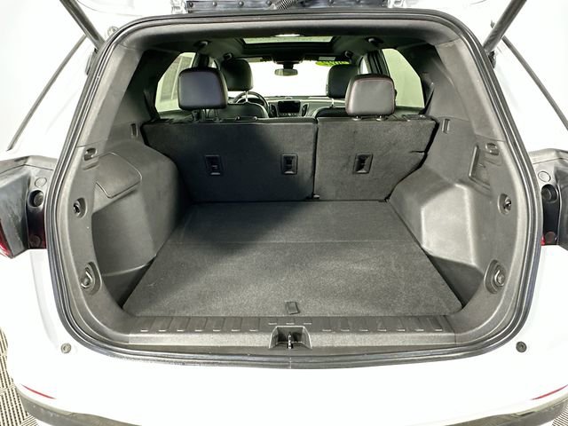 Used 2022 Chevrolet Equinox RS w/ RS Leather Package image 34