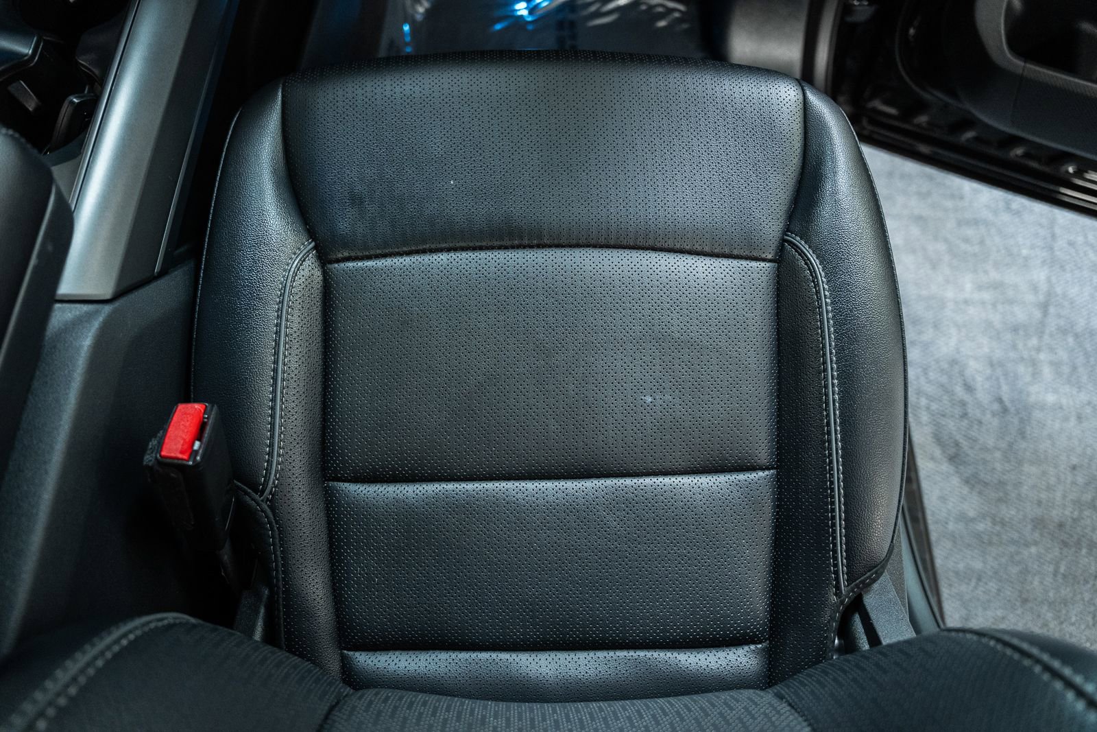 Certified 2024 Ford F150 Lariat w/ Equipment Group 502A High image 39