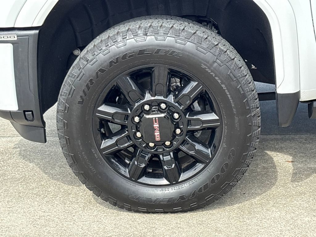 Used 2025 GMC Sierra 2500 AT4 w/ AT4 Premium Plus Package image 14