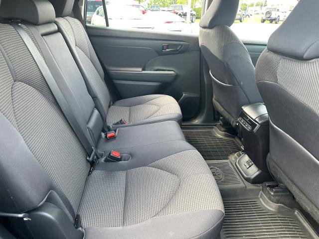 Used 2023 Toyota Highlander L FWD image 34